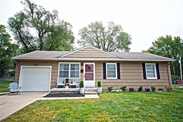 Great Front view with new Shutters, Newer front po