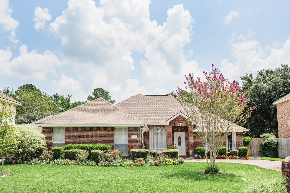 7210 Birchtree Forest Dr, Houston, TX 77088 - photo 1