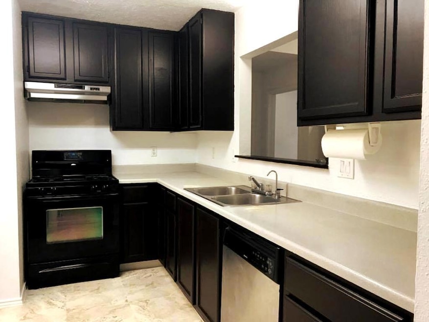 7519 Flair Oaks Dr, Houston, TX 77040 - photo 1