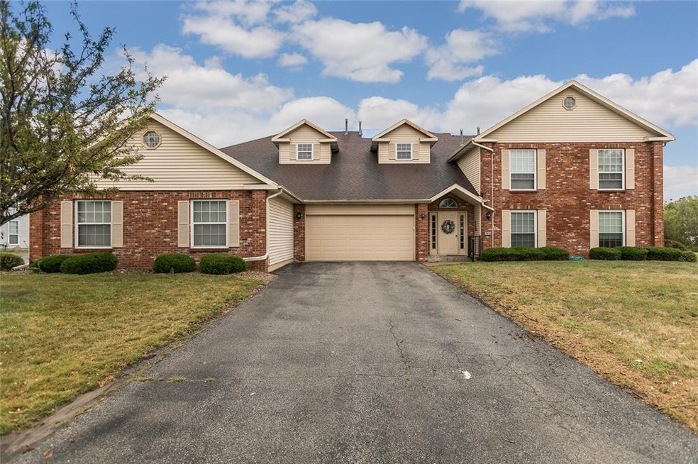 4420 Westchester Dr NE unit A, Cedar Rapids, IA 52402 - photo 1