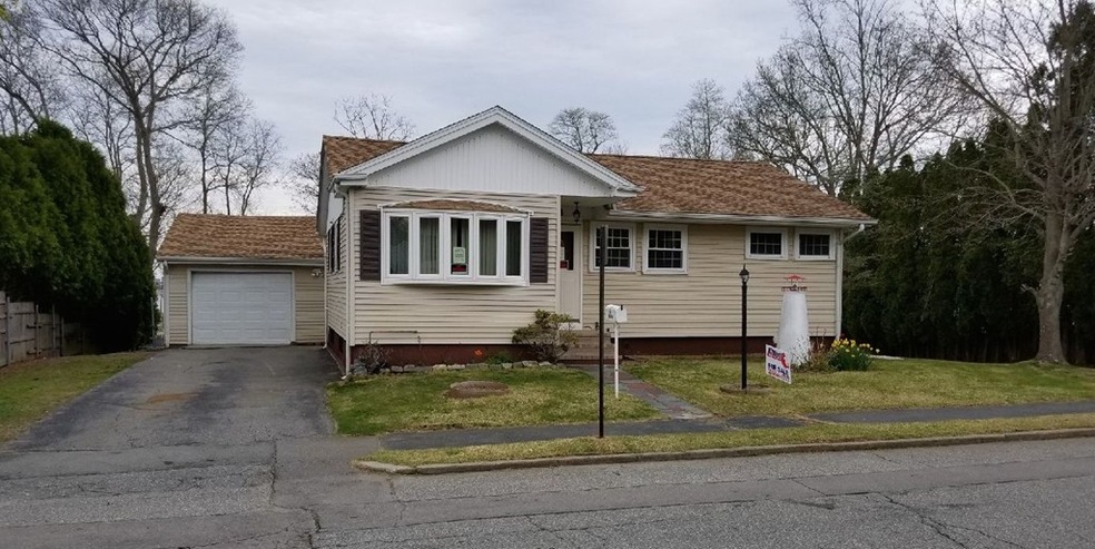 64 Buttonwood Rd, South Dartmouth, MA 02748 - photo 1