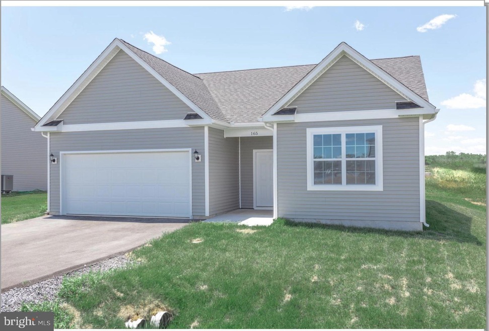 304 Vicksburg Ct, Martinsburg, WV 25404 - photo 1