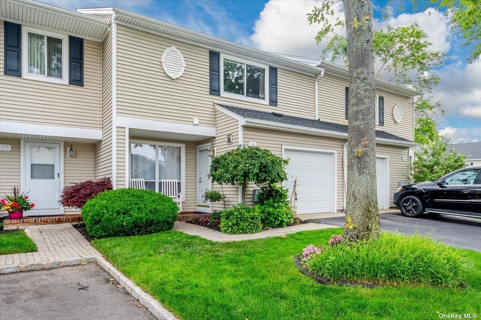 100 Baker Ct unit 54, Island Park, NY 11558 - photo 1