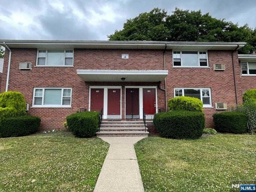 241 W Passaic St unit 6A, Rochelle Park, NJ 07662 - photo 1