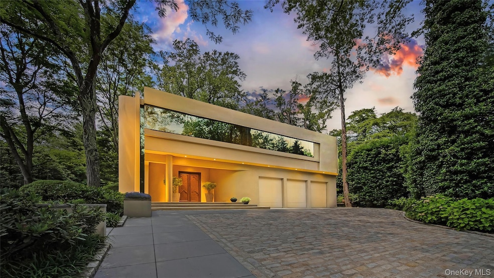 7 Folie Ct, Manhasset, NY 11030 - photo 1