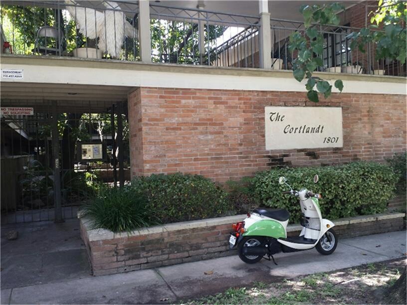 1801 Cortlandt St unit 16, Houston, TX 77008 - photo 1