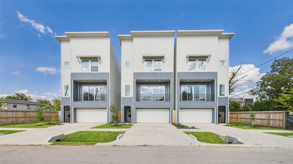 3415 Daphne St, Houston, TX 77021 - photo 1