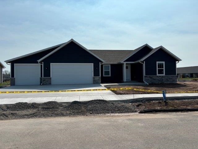 5668 Yosemite Ln, Appleton, WI 54913 - photo 1