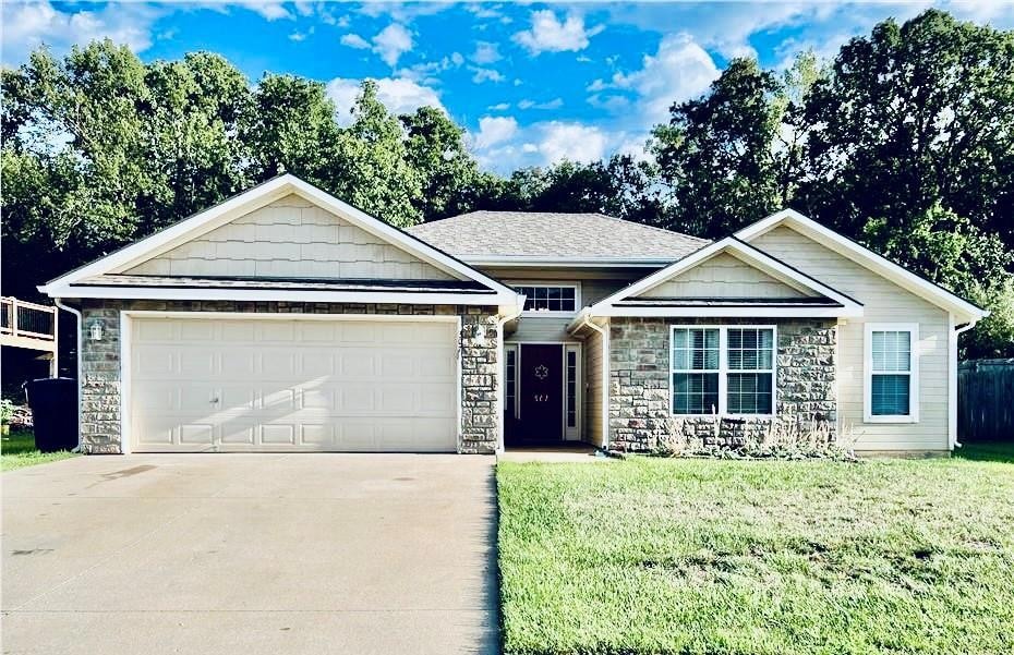 307 Division St, Knob Noster, MO 65336 - photo 1