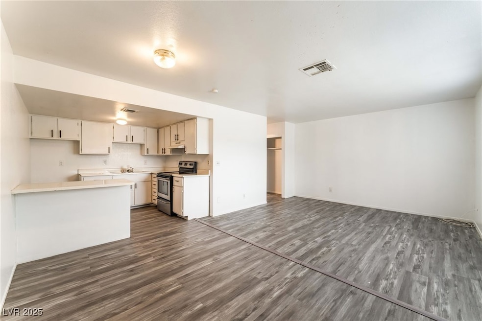4721 Cessna Ave unit 4, Las Vegas, NV 89115 - photo 1