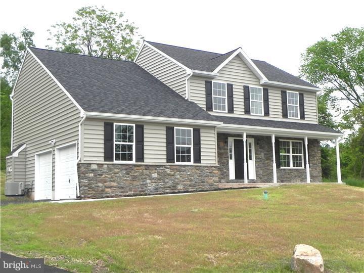 904 Nottingham Rd, Pottstown, PA 19465 - photo 1