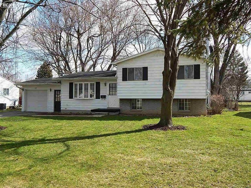 4459 Ashlawn Dr, Flint, MI 48507 - photo 1