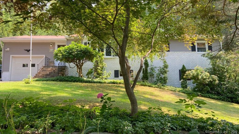Large Ranch with Full Side and 1/2 Rear Walk-out