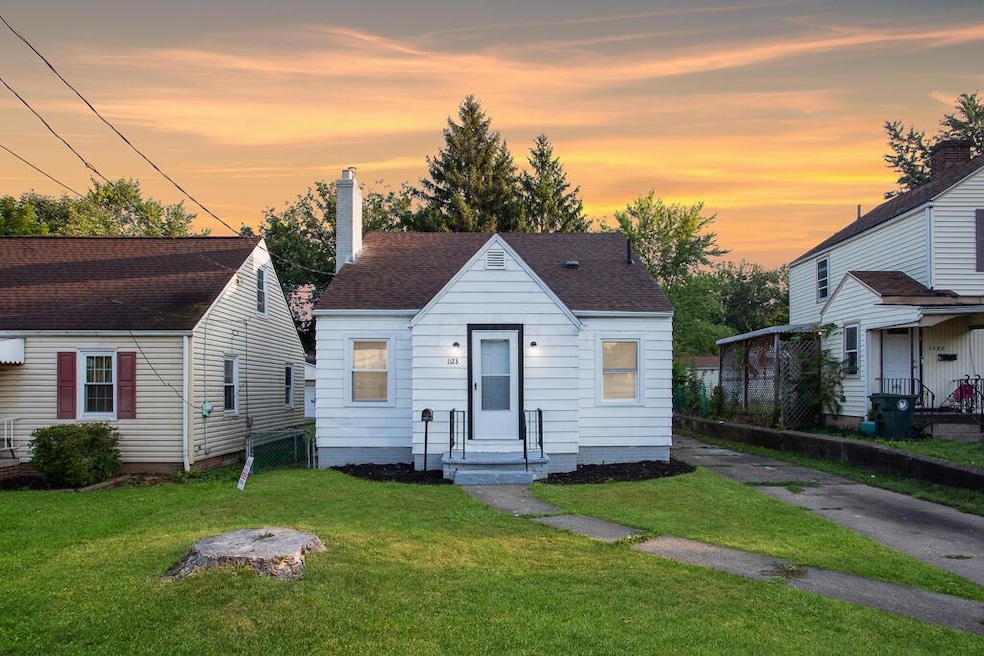 1123 15th St NE, Canton, OH 44705 - photo 1