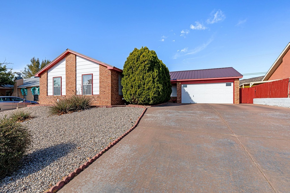 2351 Nevada Dr, Alamogordo, NM 88310 - photo 1