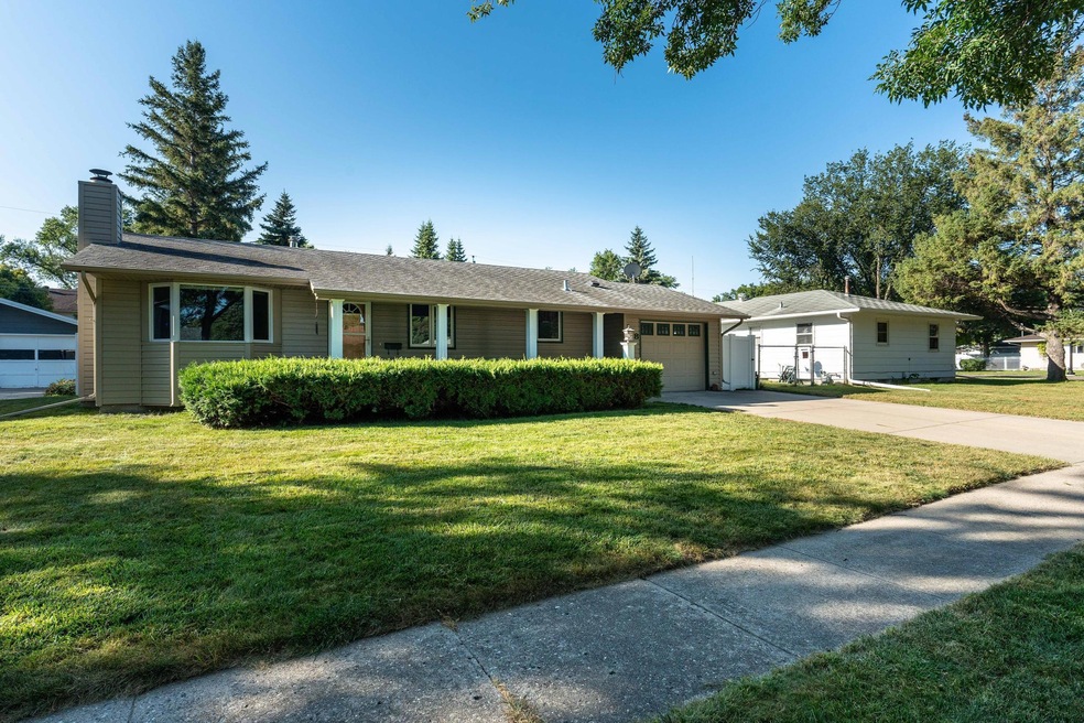 118 27th Ave N, Fargo, ND 58102 - photo 1