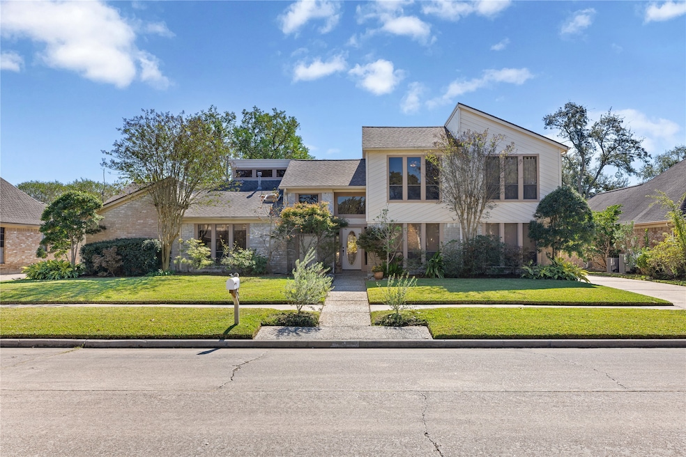 15918 Mesa Verde Dr, Houston, TX 77059 - photo 1