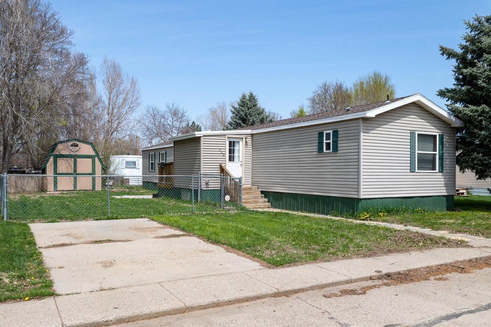 206 E Deer St, Mandan, ND 58554 - photo 1