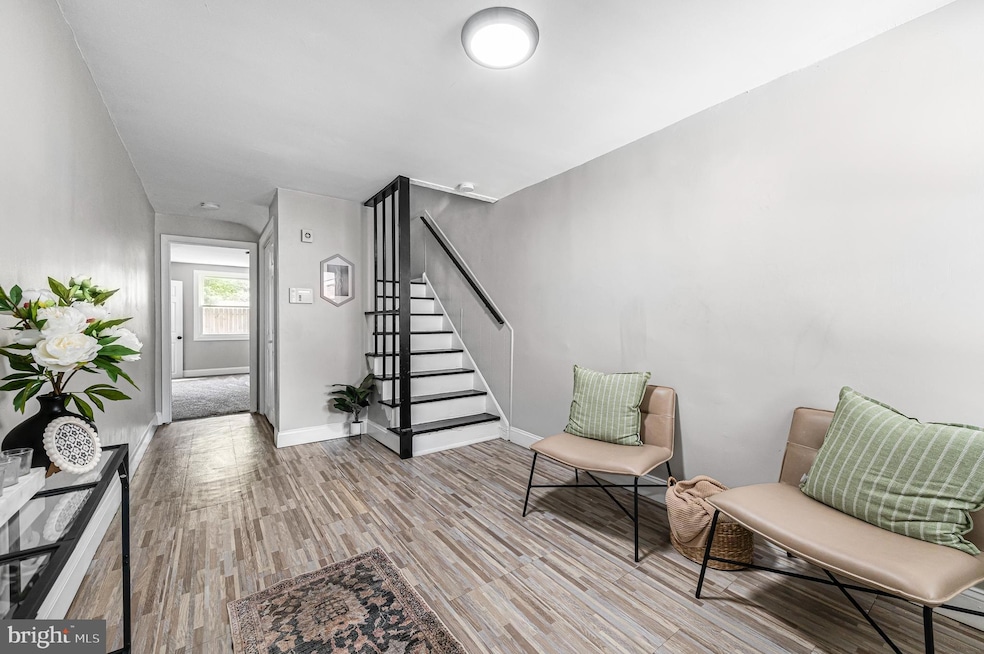 219 Londonderry Ln, Darby, PA 19023 - photo 1