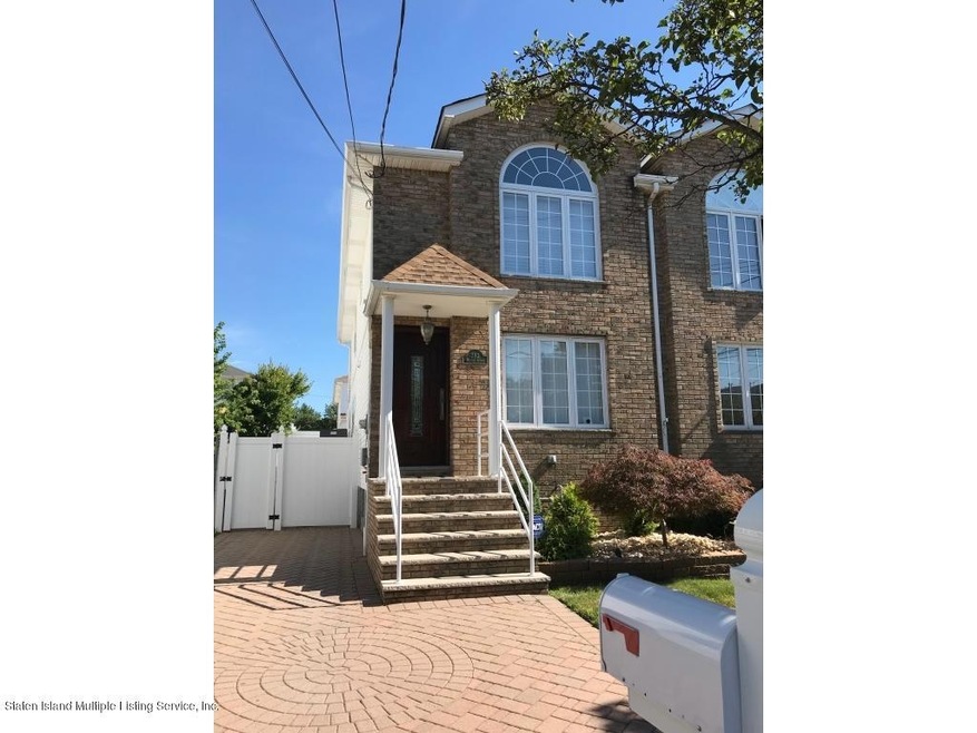 282 Malvine Ave, Staten Island, NY 10309 - photo 1