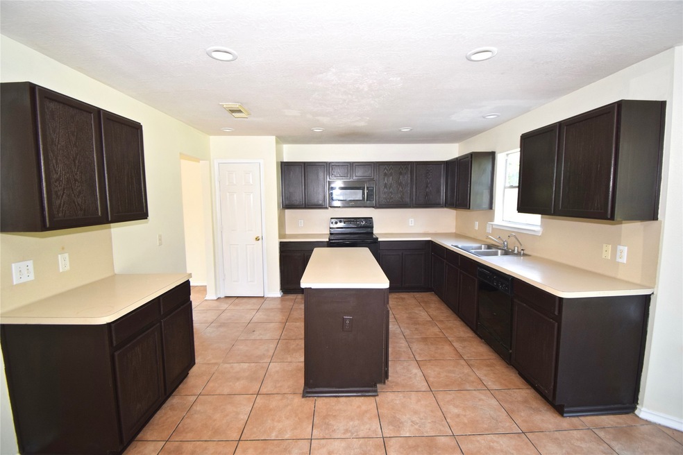 5902 Cascadera Dr, Houston, TX 77086 - photo 1