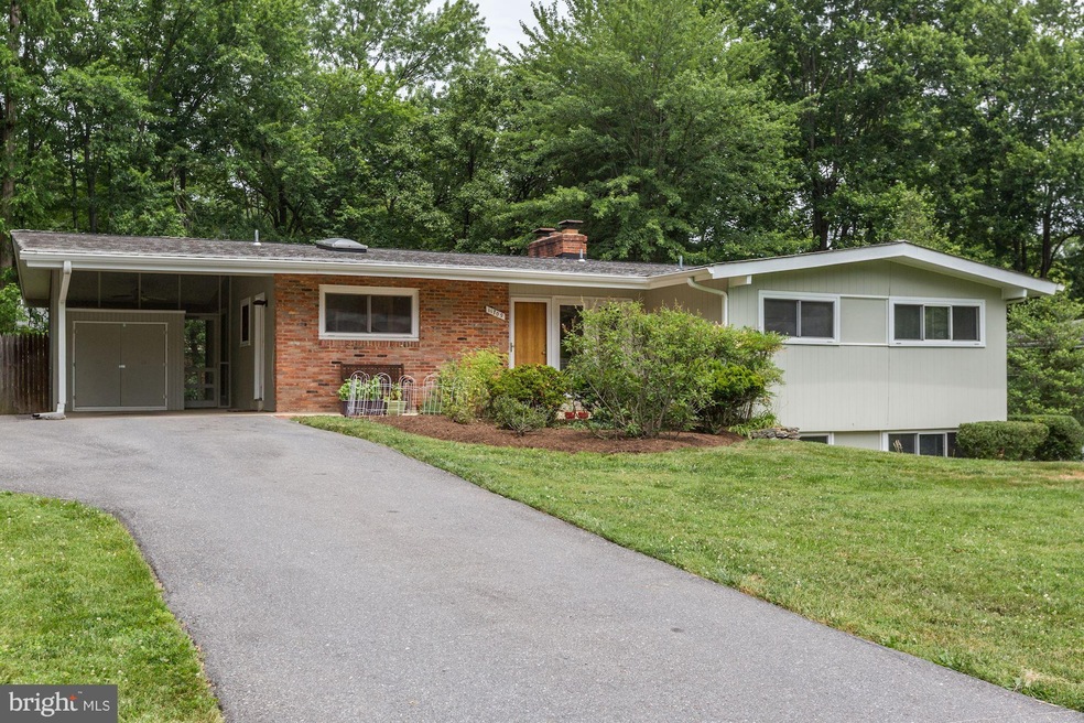 11709 Karen Dr, Potomac, MD 20854 - photo 1