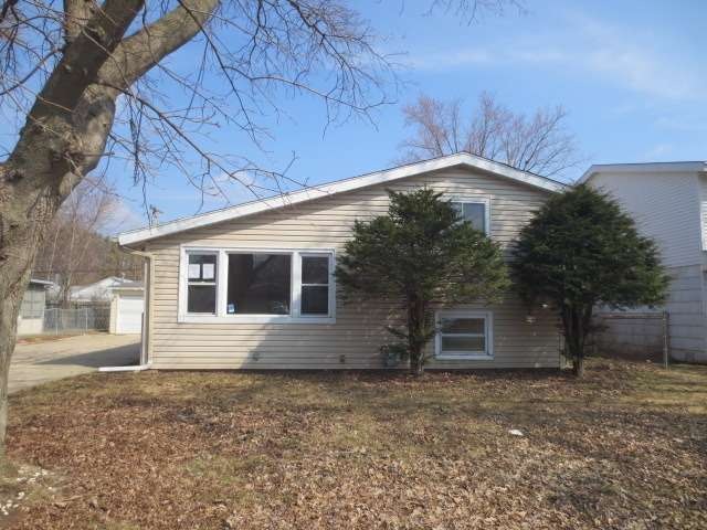 618 Santa fe Ave, Carpentersville, IL 60110 - photo 1