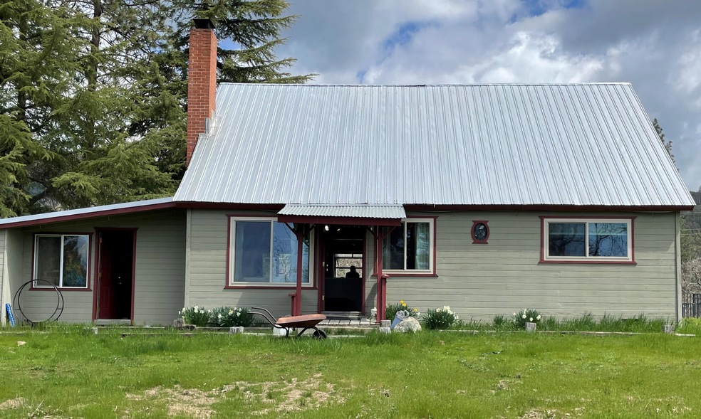 50523 Hwy 245 front