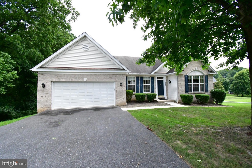 5585 Compton Ln, Sykesville, MD 21784 - photo 1