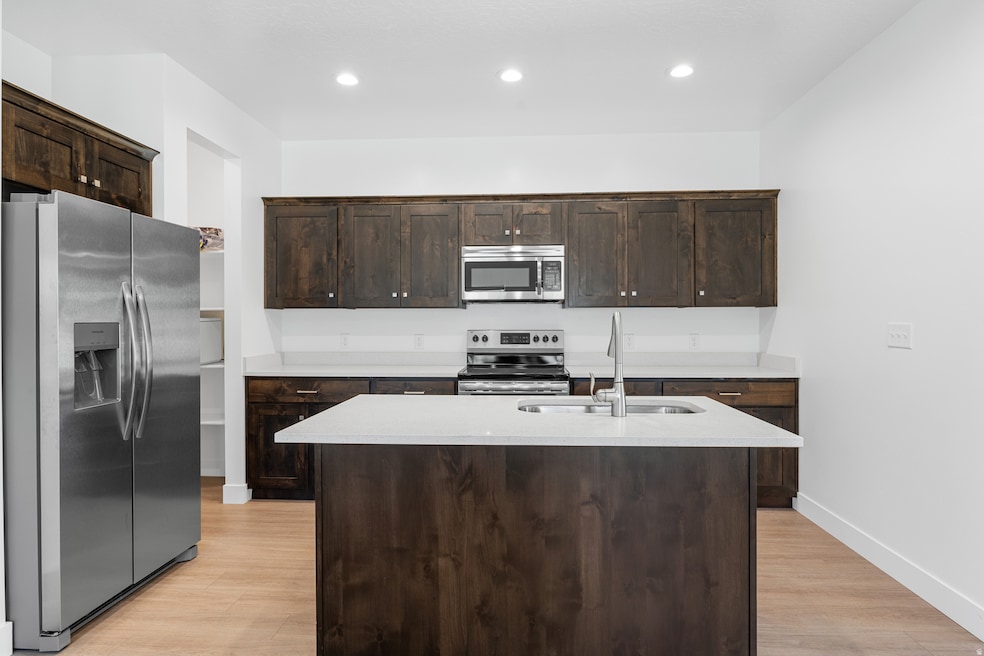 3841 S Woodland Ave unit 315C, Mapleton, UT 84664 - photo 1