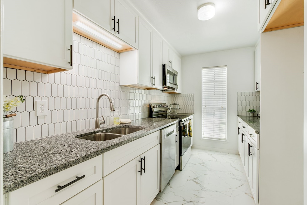 Beautiful, updated kitchen!