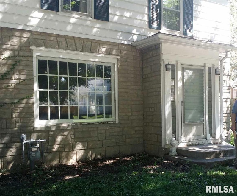 214 4th St, Lincoln, IL 62656 - photo 1