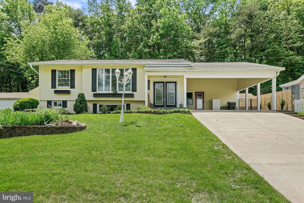 8820 Sylvania St, Lorton, VA 22079 - photo 1