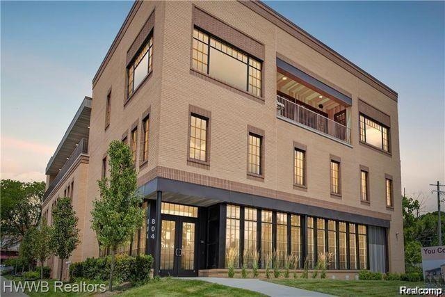 804 N Main St unit 2A, Rochester, MI 48307 - photo 1