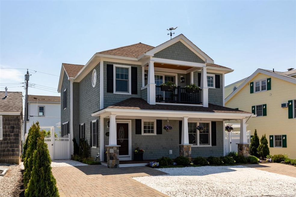 337 Woodstock St, Seabrook, NH 03874 - photo 1