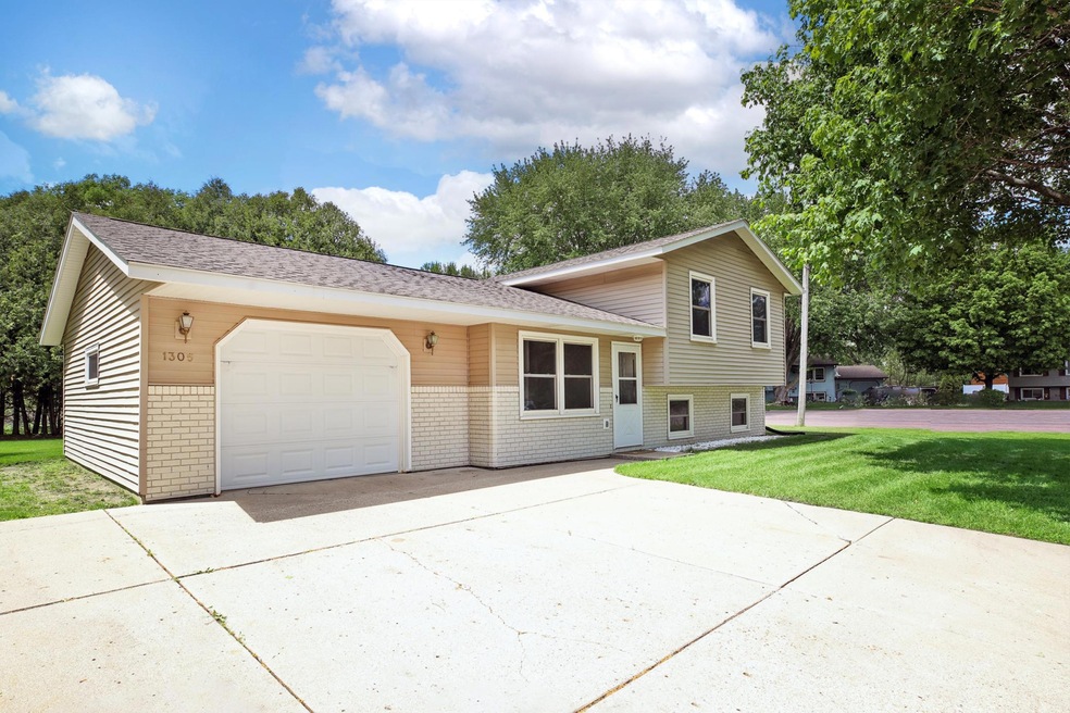 Pending $225,000 • Co-Listing Agent