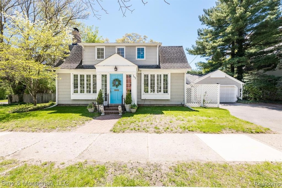 203 Moran Rd, Grosse Pointe Farms, MI 48236 - photo 1