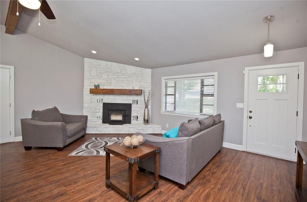 7 Lawson Ln, Bella Vista, AR 72715 - photo 1