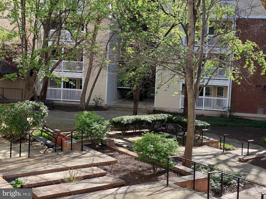 1504 Lincoln Way unit 207, McLean, VA 22102 - photo 1