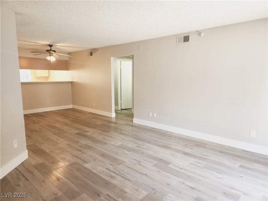 2750 S Durango Dr unit 1049, Las Vegas, NV 89117 - photo 1