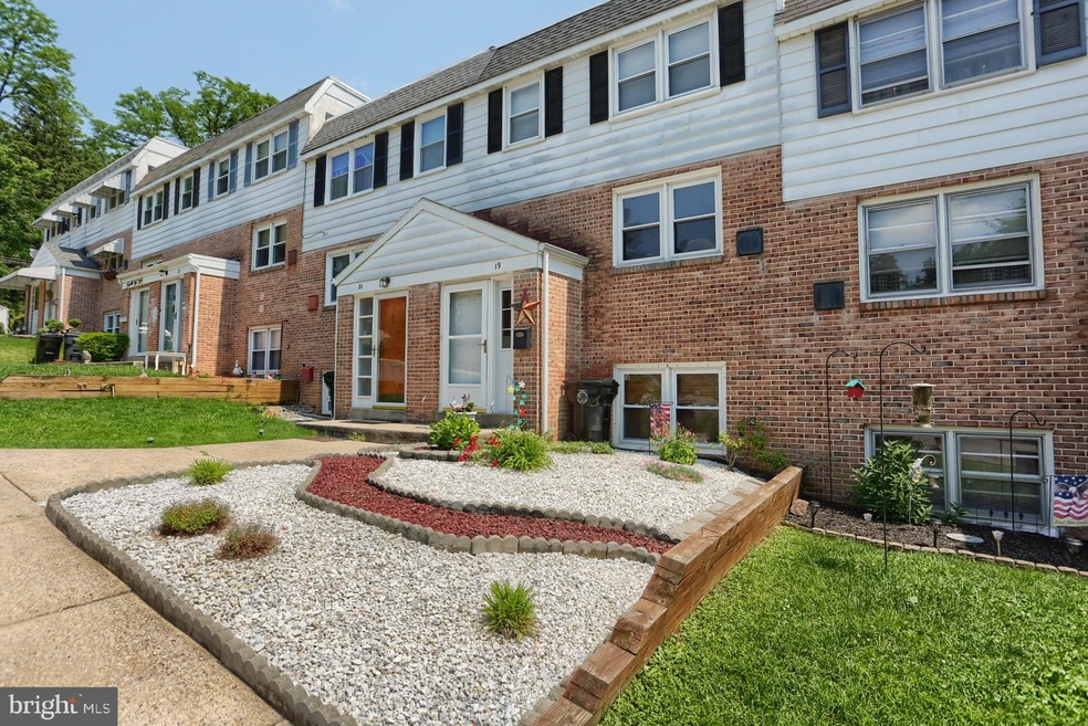 19 Cornell St, Reading, PA 19606 - photo 1