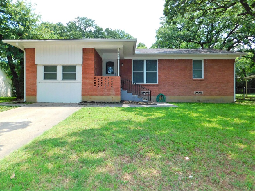 2103 Mercedes Rd, Denton, TX 76205 - photo 1