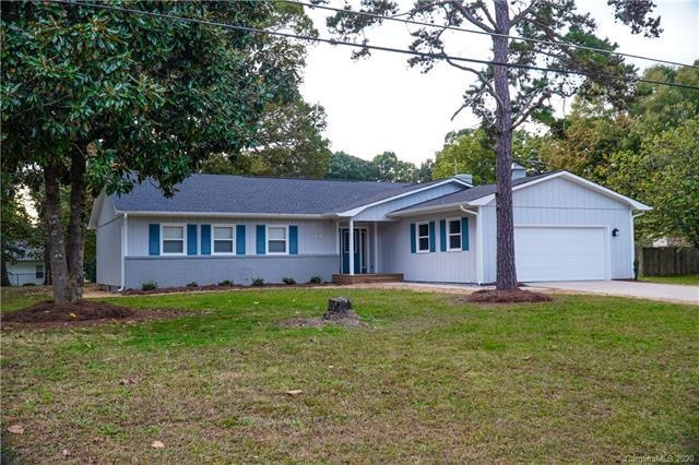 305 Camelot Dr, Statesville, NC 28625 - photo 1