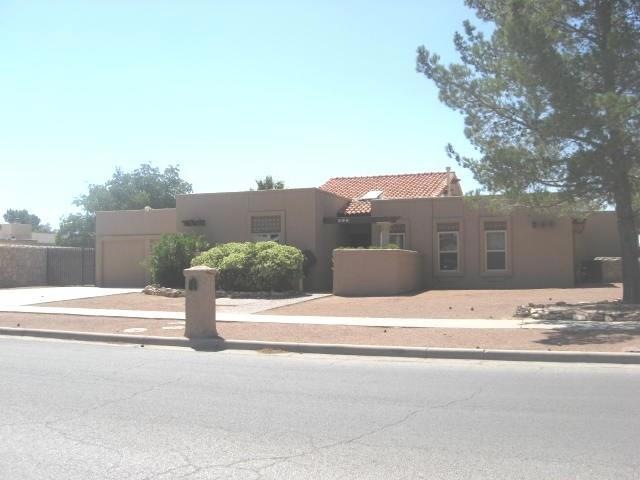 300 Roslyn Dr, Horizon City, TX 79928 - photo 1