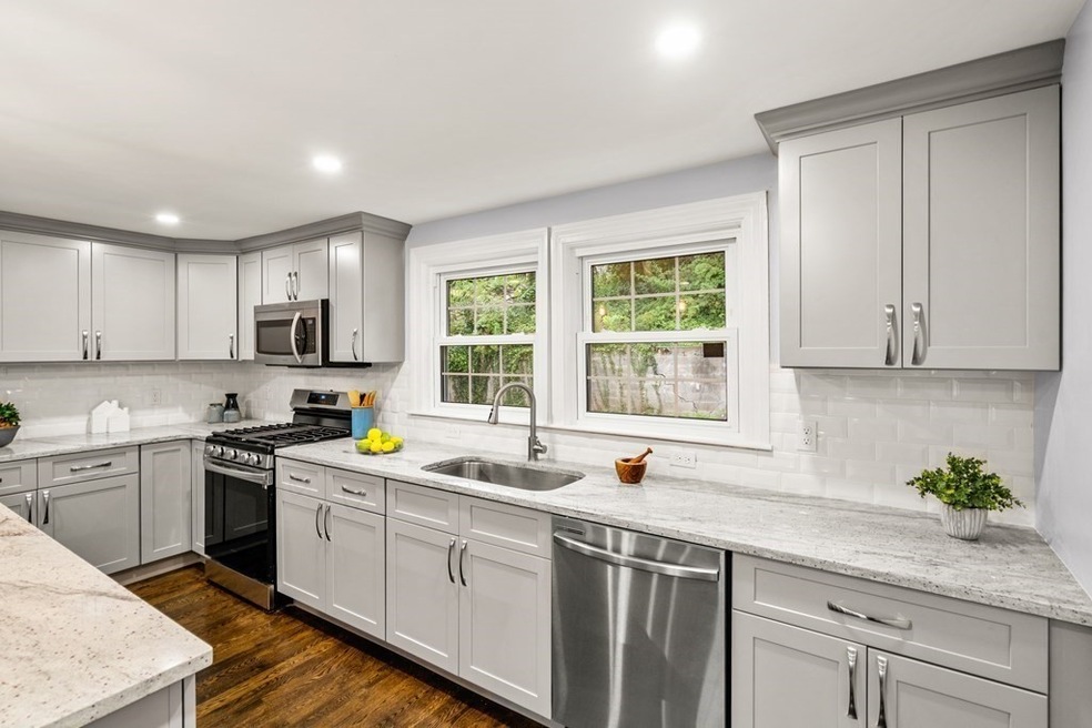 17 Ives St, Worcester, MA 01603 - photo 1