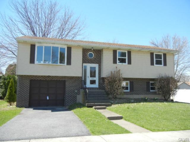 1704 Elmhurst Dr, Whitehall, PA 18052 - photo 1