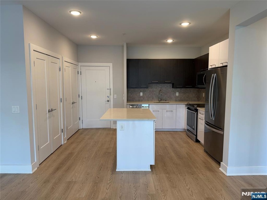 2150 N Central Rd unit 409, Fort Lee, NJ 07024 - photo 1