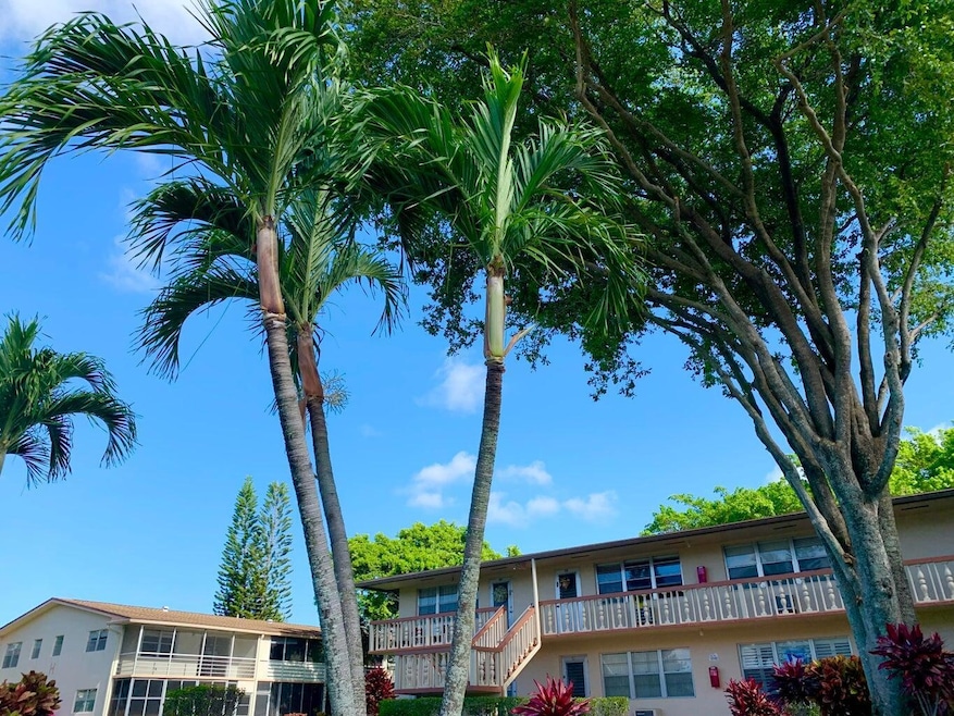 116 Canterbury E unit 1160, West Palm Beach, FL 33417 - photo 1