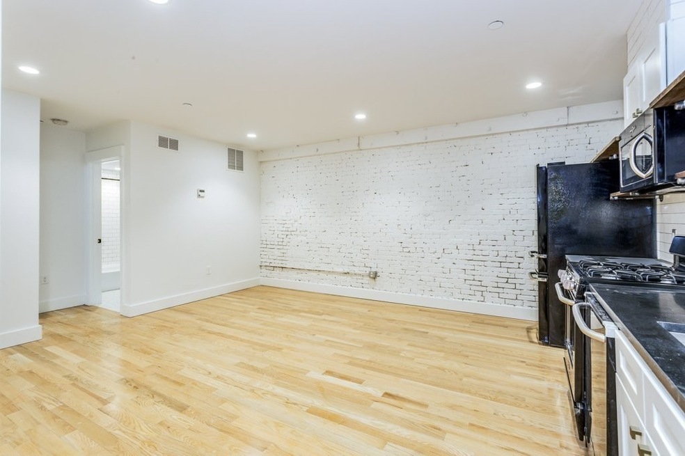 282 North St unit 9, Boston, MA 02113 - photo 1