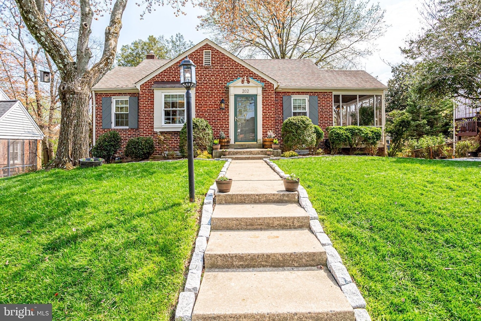 202 E Hamilton Ave, Silver Spring, MD 20901 - photo 1